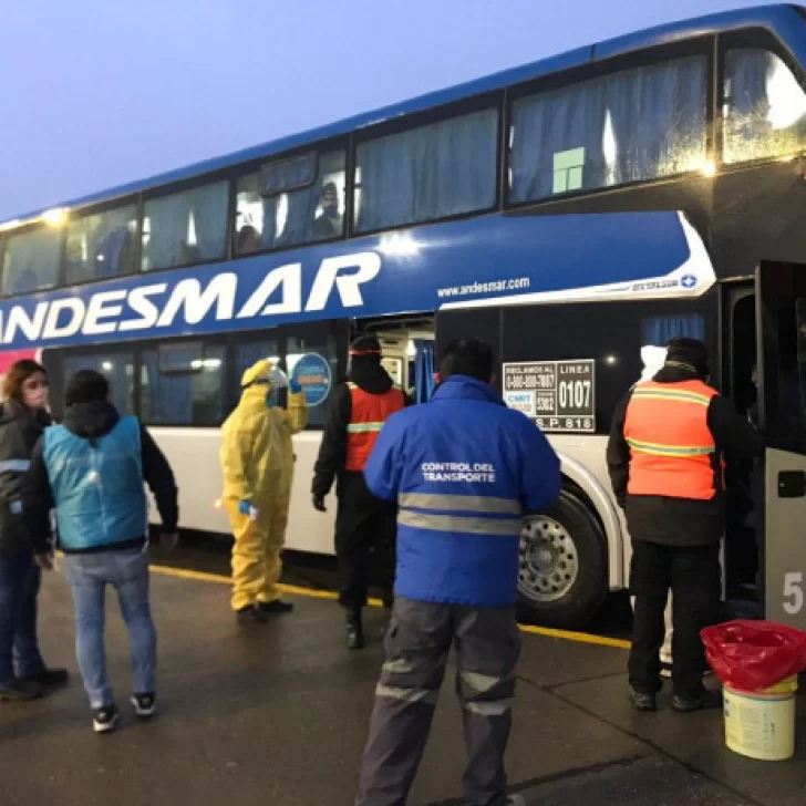 ¡Bienvenidos!: más santacruceños llegaron en micro desde Córdoba