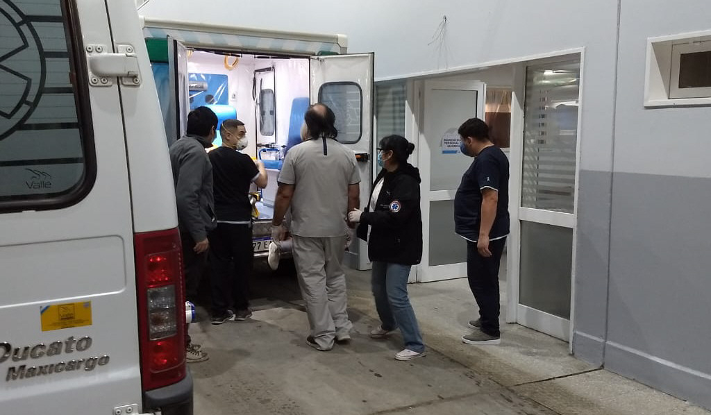 Peleó con su papá y terminó fisurándole las costillas Peleó con su papá y terminó fisurándole las costillas