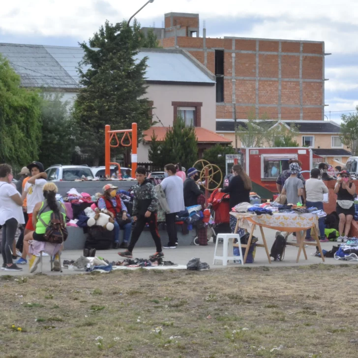 Feria americana y polémica en el barrio Belgrano