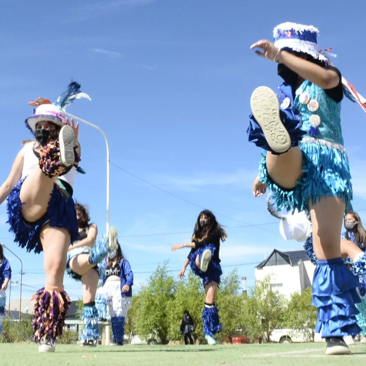 “De la Ruta Para Atrás” le puso ritmo al carnaval en Río Gallegos