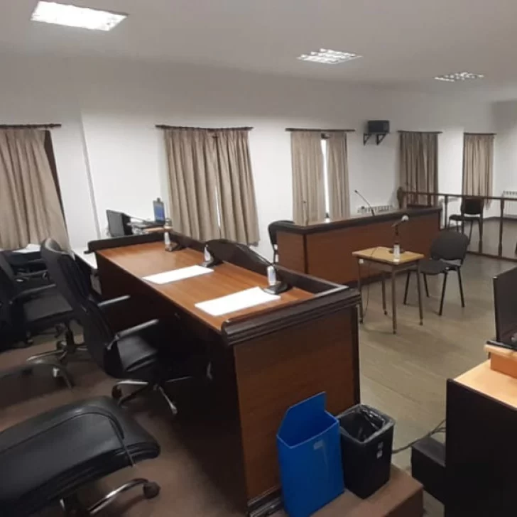 Seis meses de cárcel en suspenso por golpear a su ex pareja Seis meses de cárcel en suspenso por golpear a su ex pareja