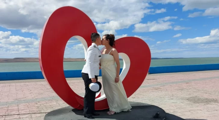 El primer matrimonio del nuevo monumento al amor: la historia de Karen y Alejandra