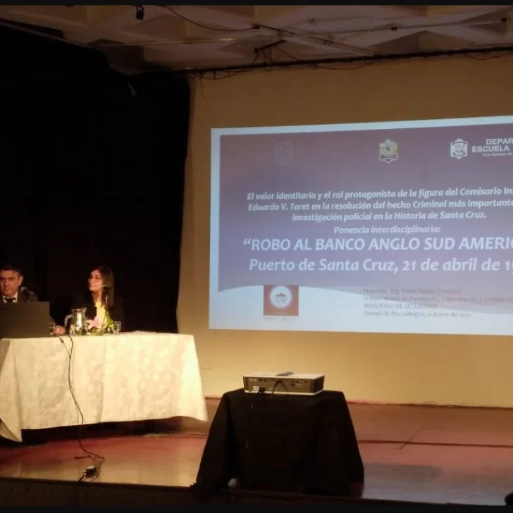 Ariel Di Leo presentó el séptimo número de la revista “La Rama”