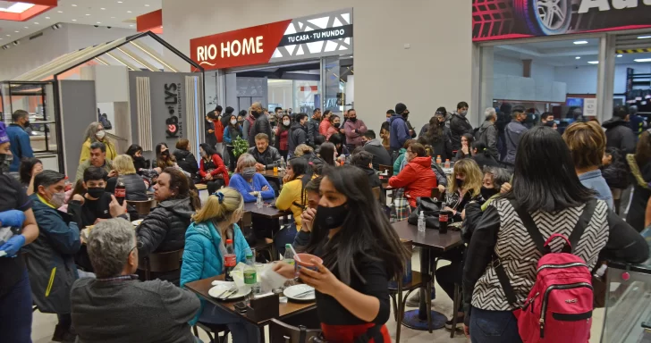 Furor por la Zona Franca: “Antes la gente paseaba en el supermercado”