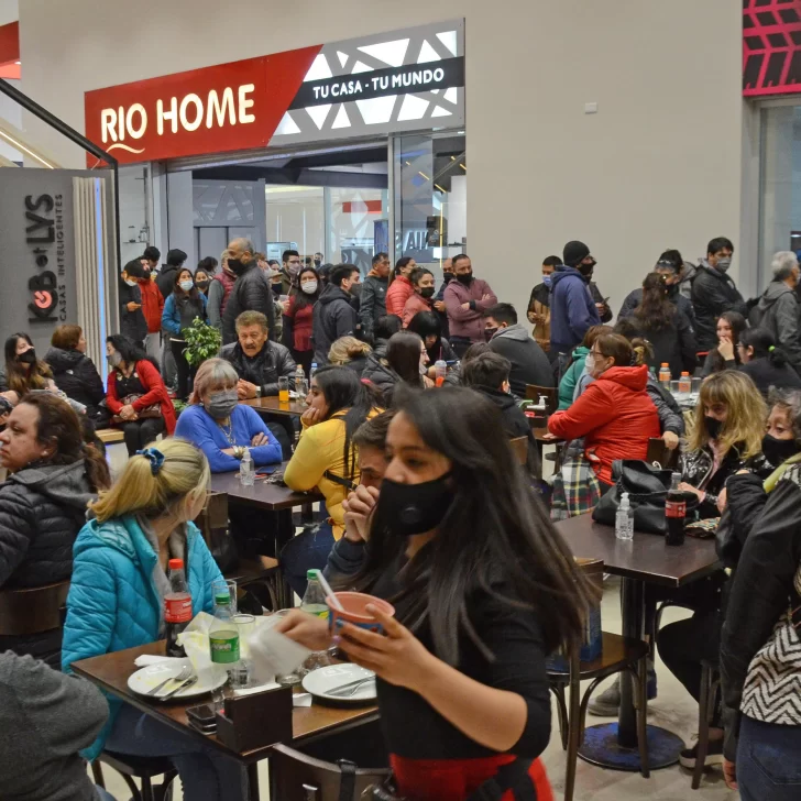 Furor por la Zona Franca: “Antes la gente paseaba en el supermercado”