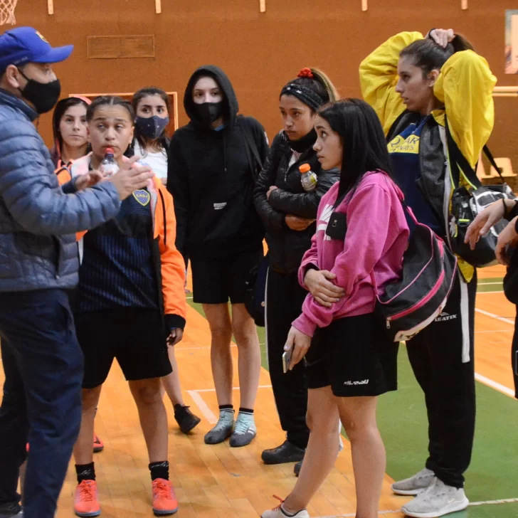 Invitamos a la 1ra división de fútbol femenino del club