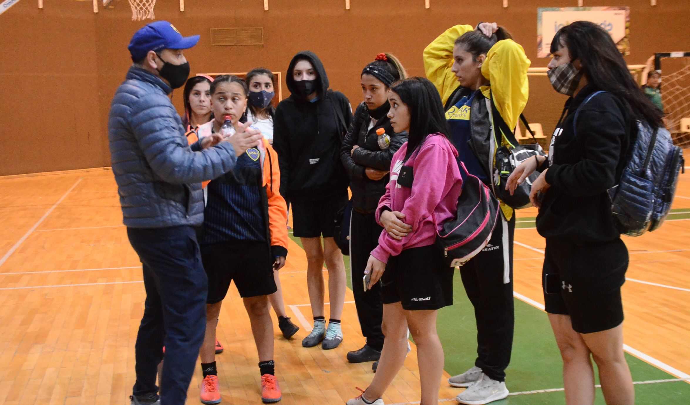 Invitamos a la 1ra división de fútbol femenino del club