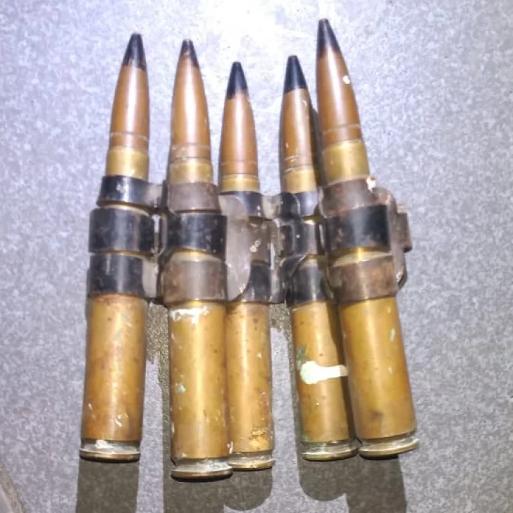 Robaron un auto y les hallaron balas de guerra Robaron un auto y les hallaron balas de guerra