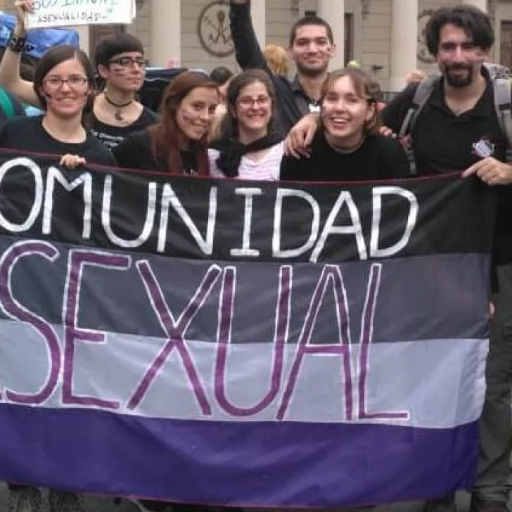 Uno de cada diez adolescentes LGBTIQ+ se identifica como asexual