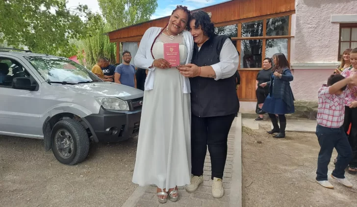 Casamiento histórico en Gregores: Griselda y Claudia dieron el “sí”