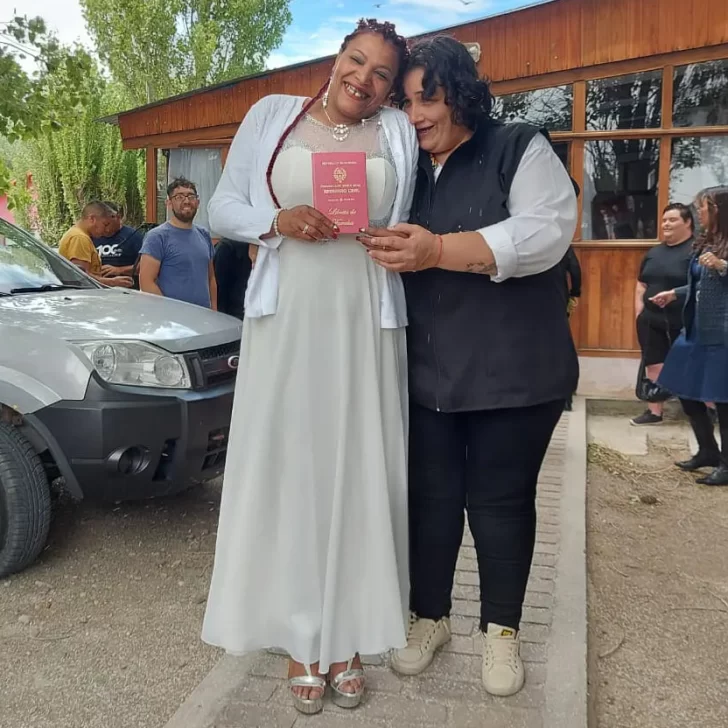 Casamiento histórico en Gregores: Griselda y Claudia dieron el “sí”