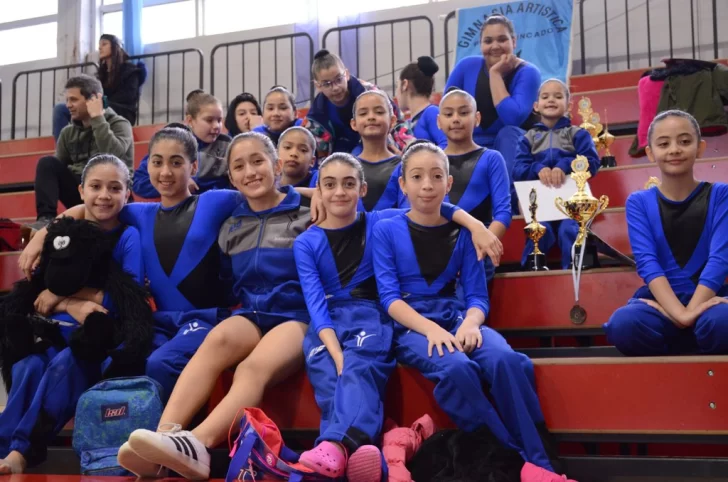 Gimnastas de toda la Patagonia colmaron el Juan Bautista Rocha