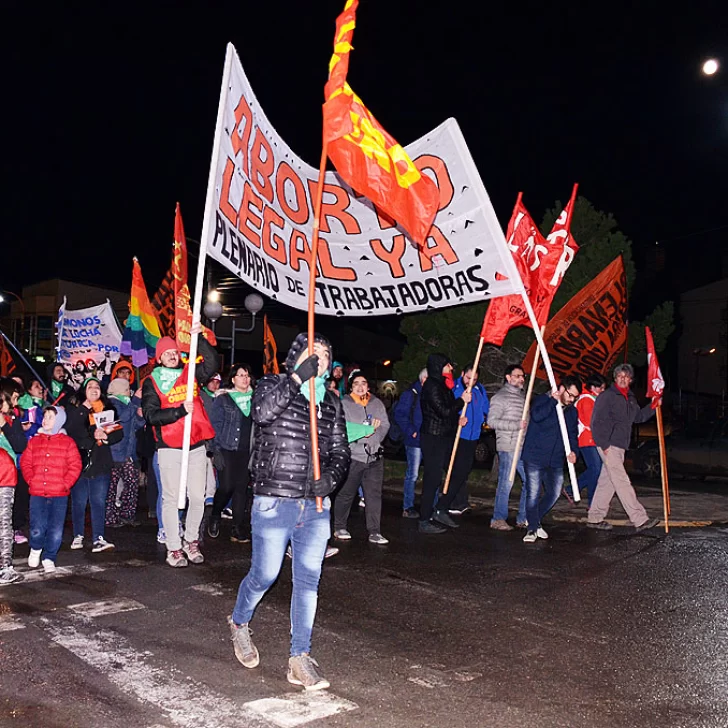 Ayer por la noche: Río Gallegos marchó a favor del aborto