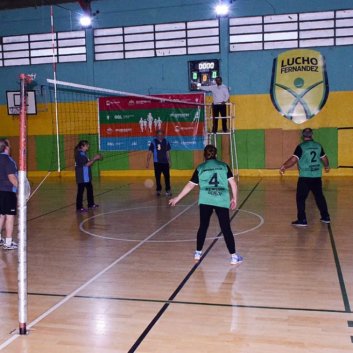 Con los newcomeros en cancha, comenzaron los festejos Con los newcomeros en cancha, comenzaron los festejos