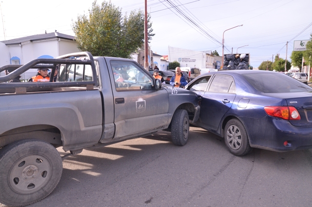 Caos vehicular por una colisión en calle Don Bosco