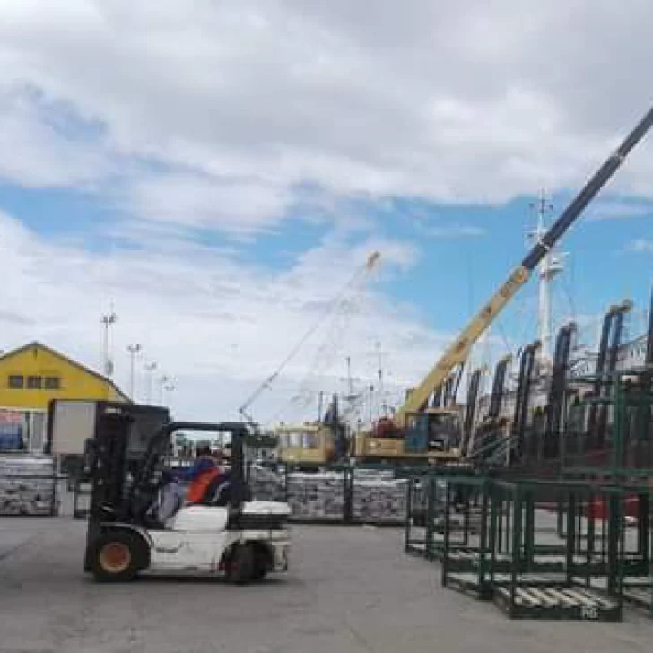 Con el arribo de una decena de poteros se activó Puerto Deseado