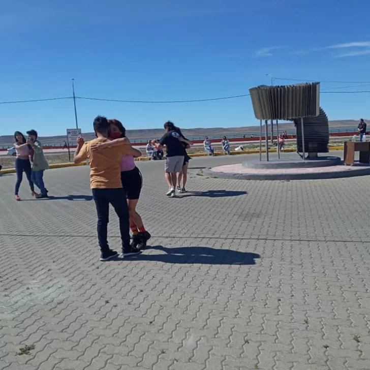 Tango al aire libre en Río Gallegos: “Fue una jornada muy exitosa”, afirmó Antonella Sandoval