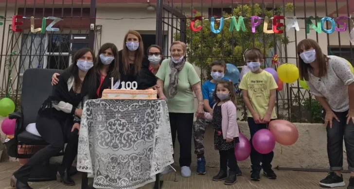 Francisca cumplió ¡100 años!: “Me tienen demasiada mimada, no me falta nada”