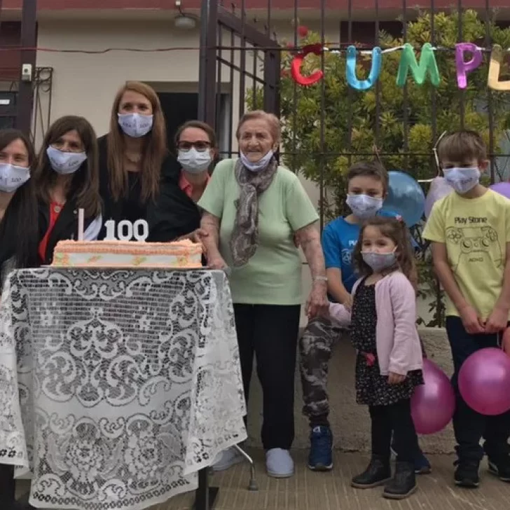 Francisca cumplió ¡100 años!: “Me tienen demasiada mimada, no me falta nada”