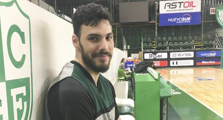 El jugador Roberto Acuña regresa a Gimnasia de Comodoro