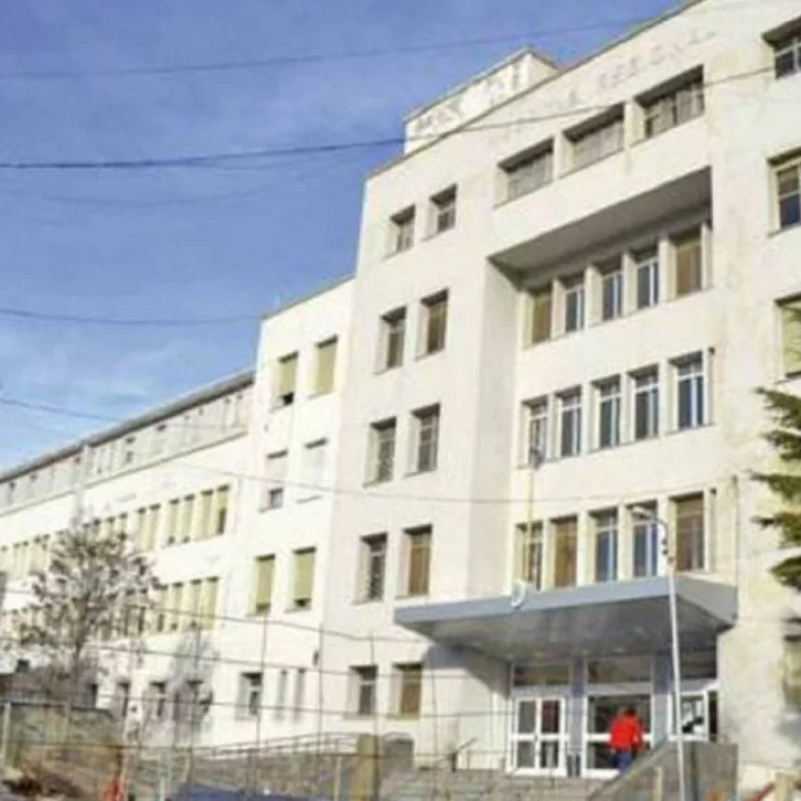 Imputaron a 23 personas por el robo de 30 vacunas Sputnik V en Comodoro Imputaron a 23 personas por el robo de 30 vacunas Sputnik V en Comodoro