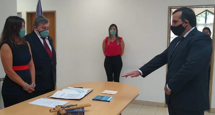 Juan José Naves asumió como juez de Paz en Caleta Olivia