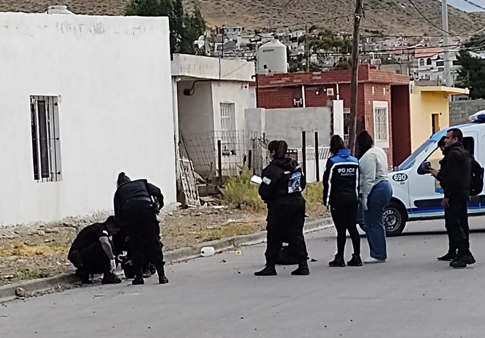 ¿Ajuste de cuentas?: al menos diez disparos contra una agencia de autos ¿Ajuste de cuentas?: al menos diez disparos contra una agencia de autos