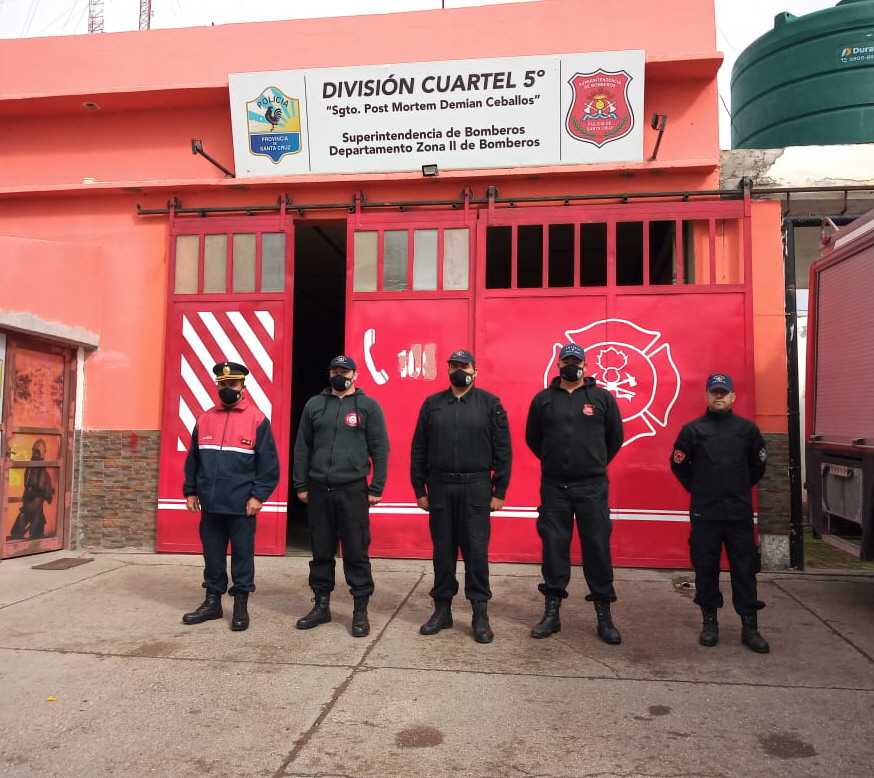 Tragedia en lago Cardiel: realizaron un emotivo homenaje al bombero Javier Barría