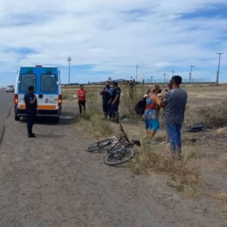 Buscan al conductor que atropelló a una joven ciclista y la dejó hospitalizada