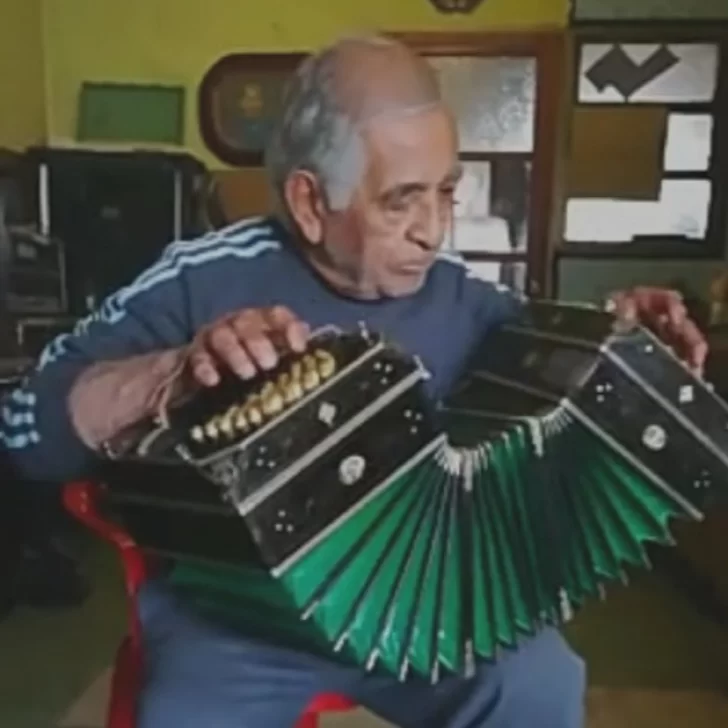 Le robaron dos bandoneones a un abuelo: “Eran su vida entera” Le robaron dos bandoneones a un abuelo: “Eran su vida entera”