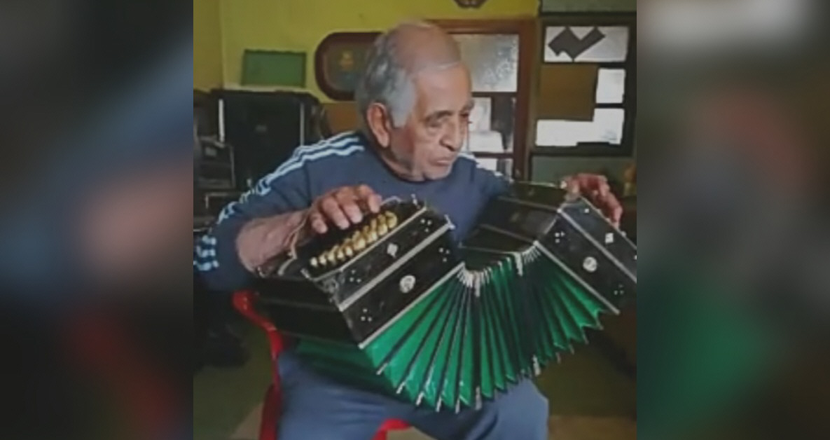 Le robaron dos bandoneones a un abuelo: “Eran su vida entera” Le robaron dos bandoneones a un abuelo: “Eran su vida entera”