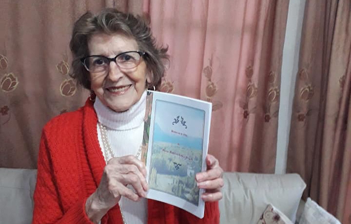 María Zabala Ormeño lanzó su primer libro autobiográfico