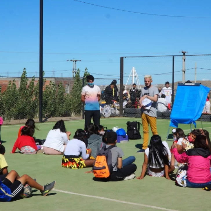 Niños y adolescentes participaron de jornada recreativa en el barrio Bicentenario