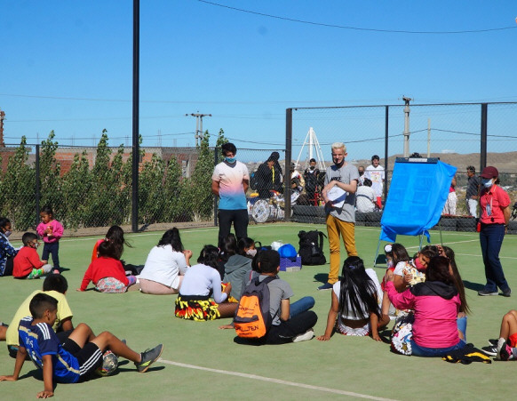 Niños y adolescentes participaron de jornada recreativa en el barrio Bicentenario