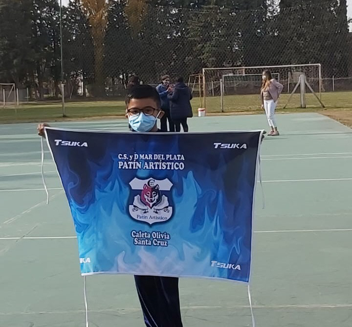 Santiago Rearte, el patinador que con sus 8 años deslumbra a Caleta Olivia