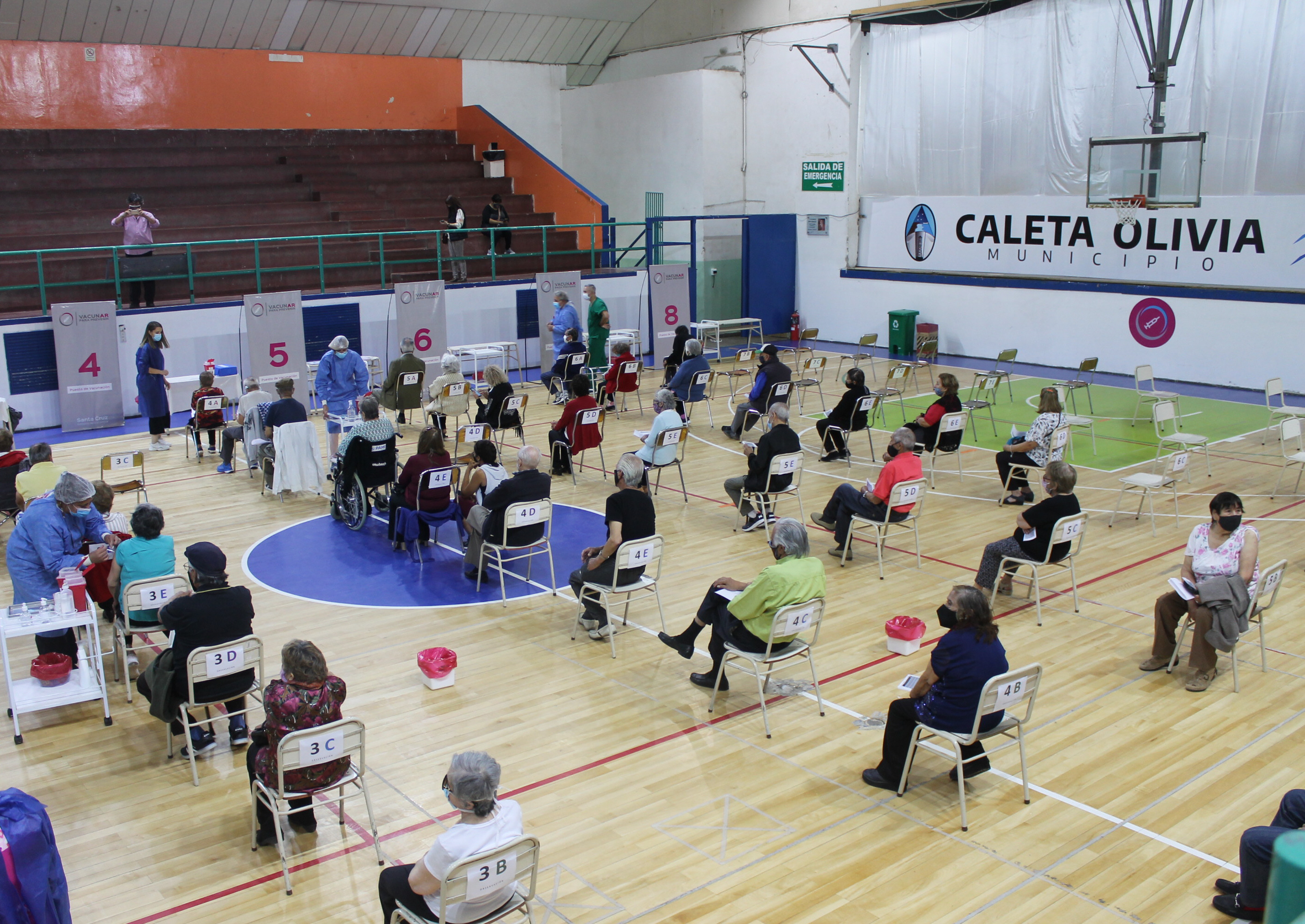 Exitoso primer día de vacunación para mayores de 80 años: “Es un momento para festejar”