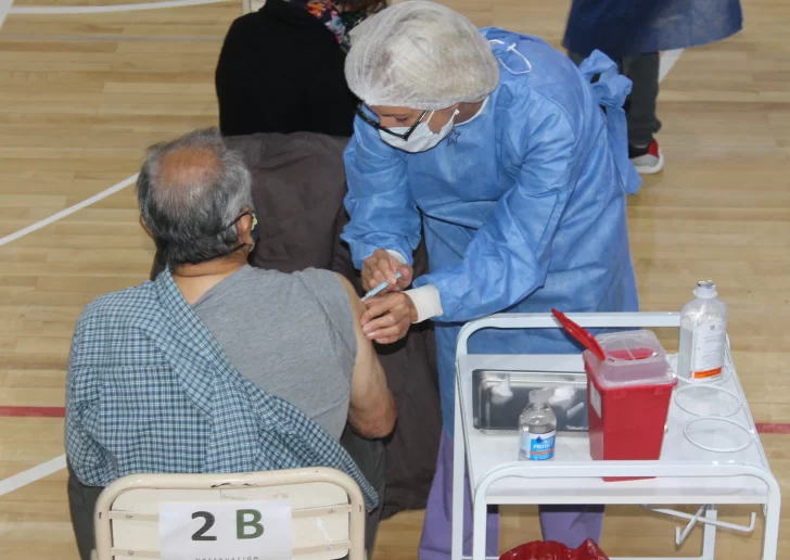 Coronavirus en Santa Cruz: se registraron 59 nuevos contagios y más de 27 mil personas fueron vacunadas