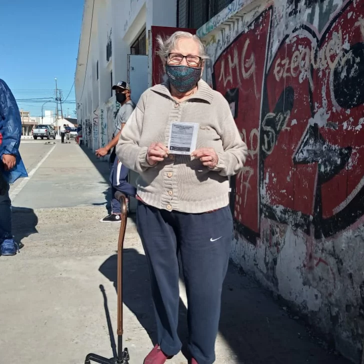 Jornada histórica: testimonios de los primeros vacunados de Caleta Olivia