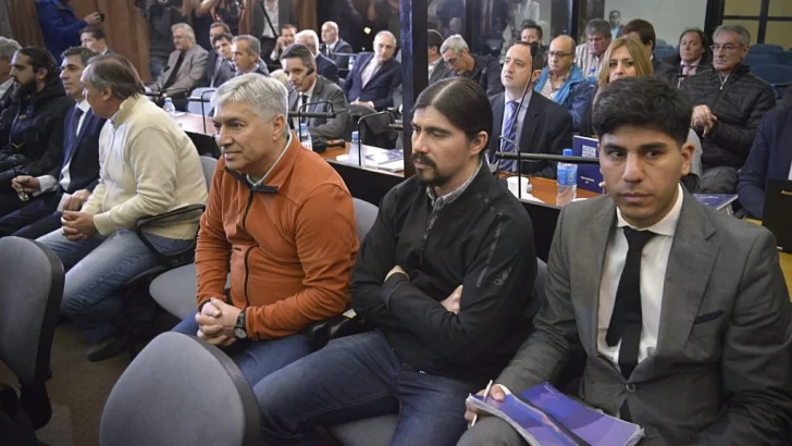  Lázaro Báez y su hijo Martín, durante el juicio.