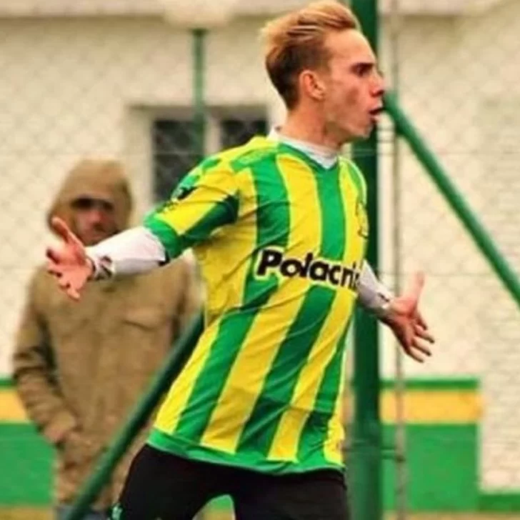 Grave denuncia del padre del jugador que se suicidó contra el titular de inferiores de Aldosivi: “Es el cáncer que tiene el club” Grave denuncia del padre del jugador que se suicidó contra el titular de inferiores de Aldosivi: “Es el cáncer que tiene el club”