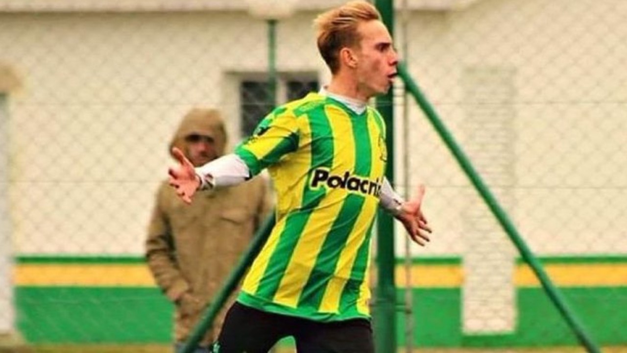 Grave denuncia del padre del jugador que se suicidó contra el titular de inferiores de Aldosivi: “Es el cáncer que tiene el club” Grave denuncia del padre del jugador que se suicidó contra el titular de inferiores de Aldosivi: “Es el cáncer que tiene el club”