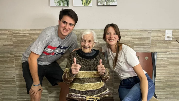 Lola Falcone, la vecina más longeva de Funes, celebró sus 100 años