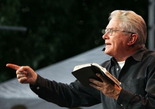 Murió de cáncer el mundialmente conocido pastor evangelista Luis Palau