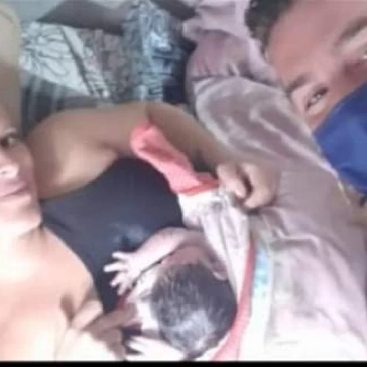 Milagro en Merlo: una madre dio a luz con la ayuda de dos policías