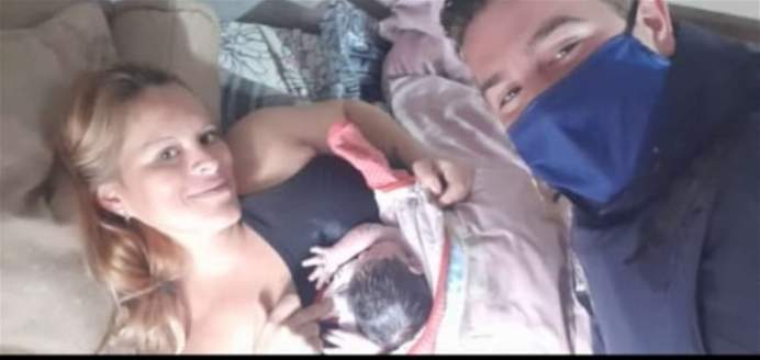 Milagro en Merlo: una madre dio a luz con la ayuda de dos policías