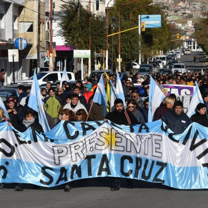 Municipales marcharon para reclamar incremento salarial Municipales marcharon para reclamar incremento salarial