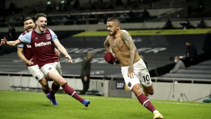 Video. Manuel Lanzini empató sobre el final con un golazo y le amargó la victoria al Tottenham en el clásico de Londres