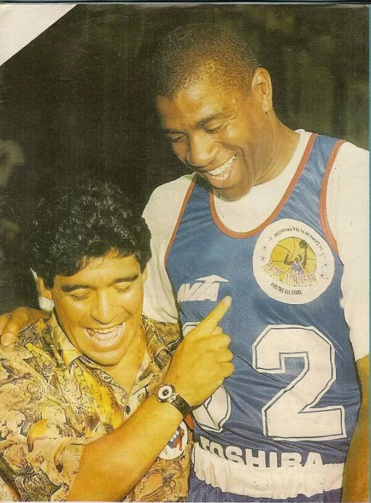 Magic Johnson: “El mundo perdió a uno de los mejores futbolistas que haya vivido: Diego Armando Maradona”