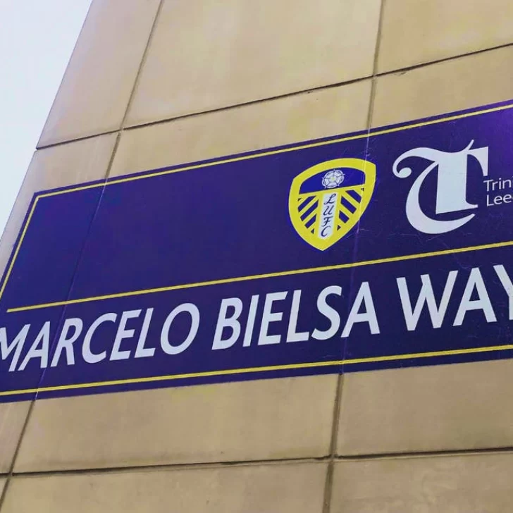 Inauguraron la calle Marcelo Bielsa en Leeds
