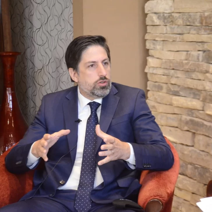 Nicolás Trotta brindó una conferencia de prensa desde la Casa de Gobierno de Santa Cruz Nicolás Trotta brindó una conferencia de prensa desde la Casa de Gobierno de Santa Cruz